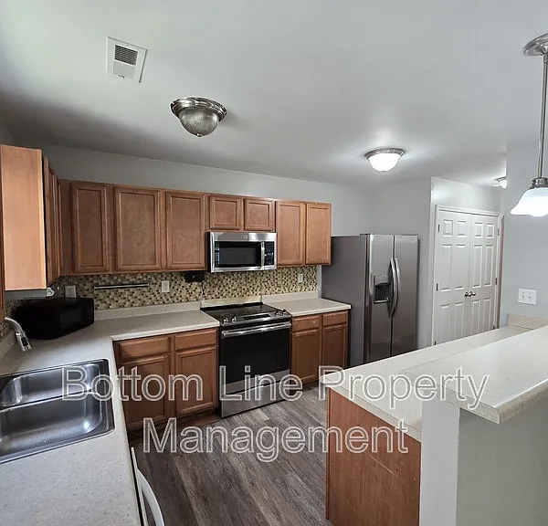 3850 Fircrest Dr — Photo 12