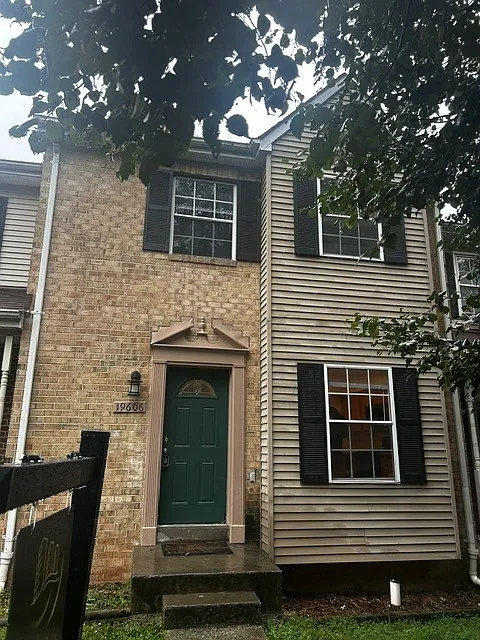 3 bed, 1260 sqft, $2,650 — Photo 3