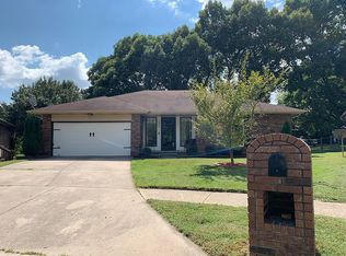 1229 S Bruce Ct, Springfield, MO 65804