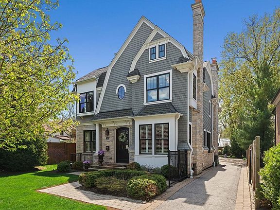 3rd image of 1482 Edgewood Ln