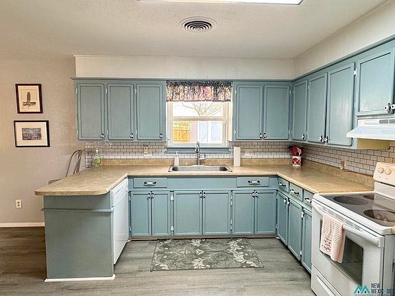 4th image of 216 Rosa Blvd