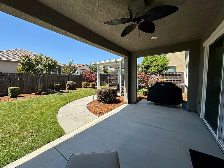 2720 Chuckwagon Ln — Photo 25