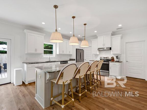 5th image of 379 Pecan Ridge Blvd