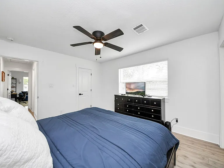 7003 Darien St — Photo 26