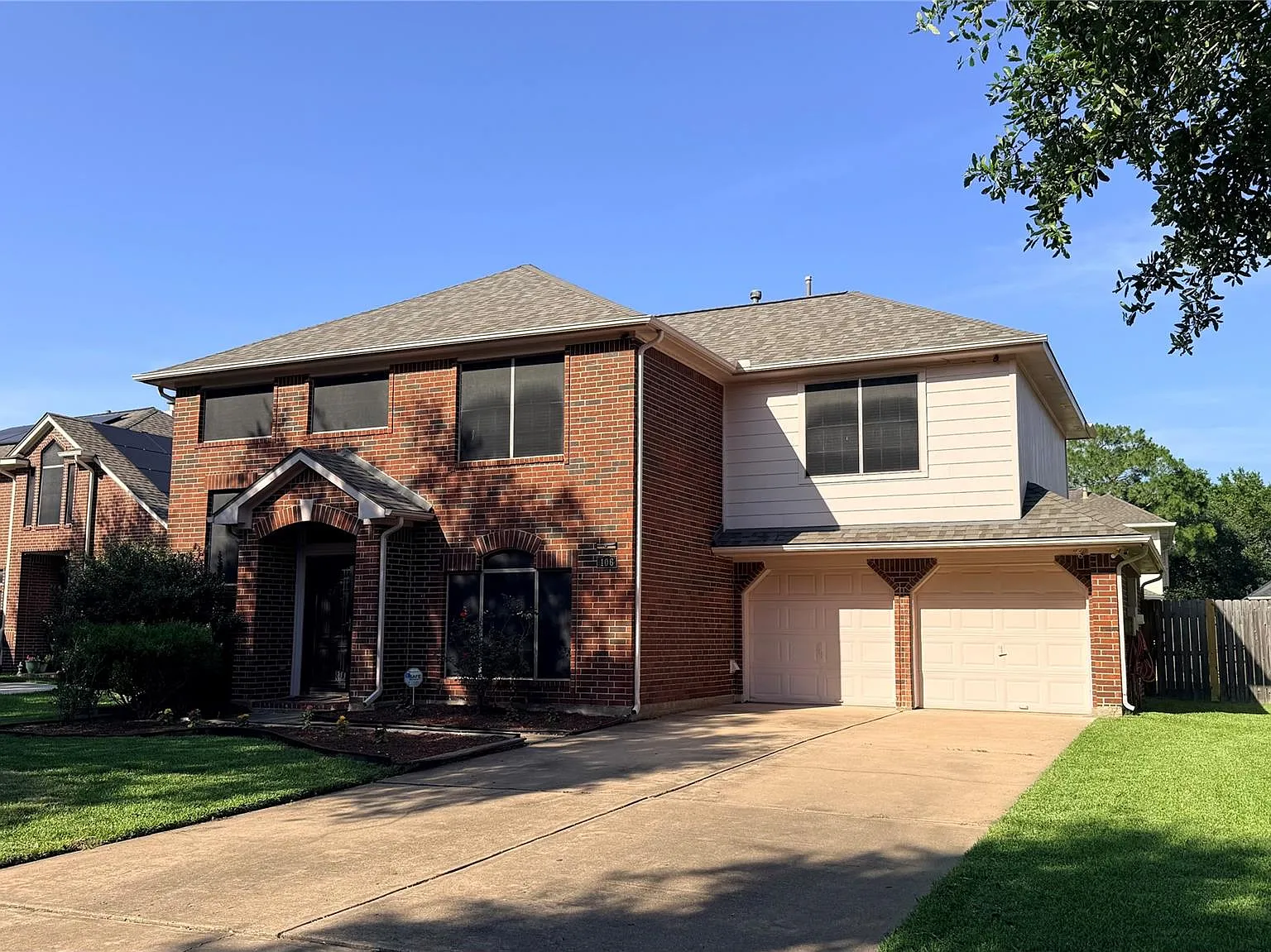 3 bed, 2.5 bath, 2124 sqft, $2,400 — Photo 1