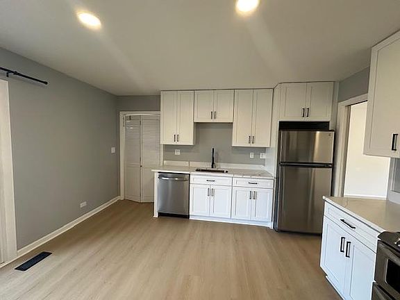 4th image of 7893 Ramsgate Cir N