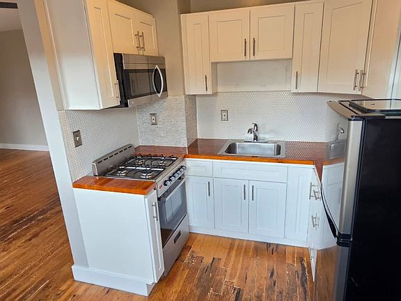 3rd image of 407 S Kenmore Ave APT 204