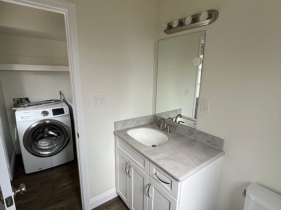 5th image of 4850 Curry Dr