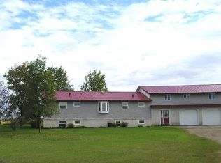 2324 17th St NE, Grand Forks, ND 58203