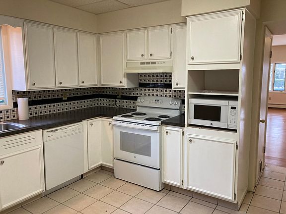 4th image of 44 N Landon Ave
