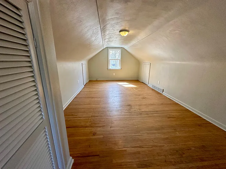 1726 Roosevelt Cir — Photo 9