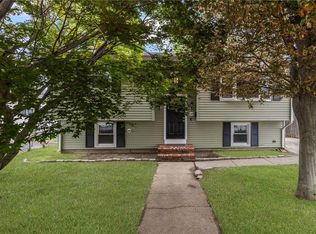 34 Queen St, Cranston, RI 02920