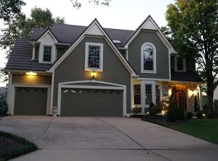 8016 Lingle Ln, Lenexa, KS 66215