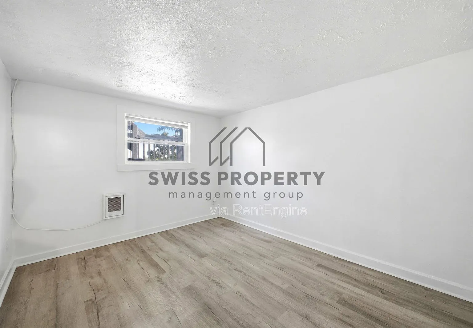 1 bed, 1.0 bath, $875 — Photo 3