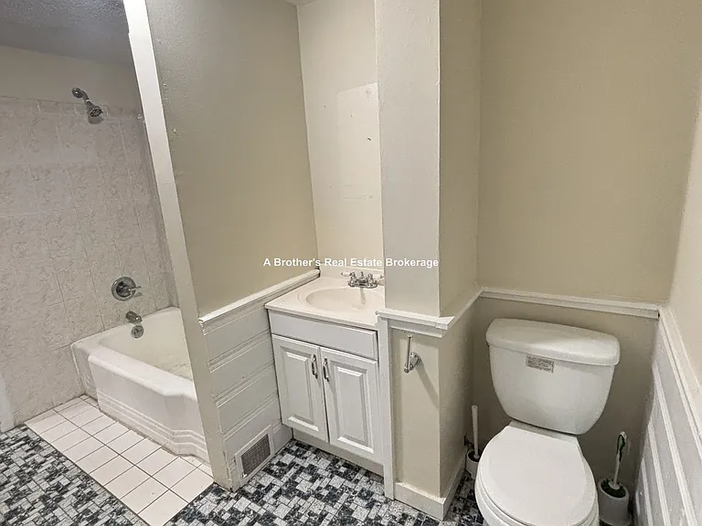 50 Oakdale Ave — Photo 11