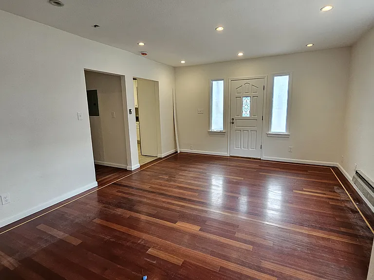 1001 Santa Clara Ave #A — Photo 2