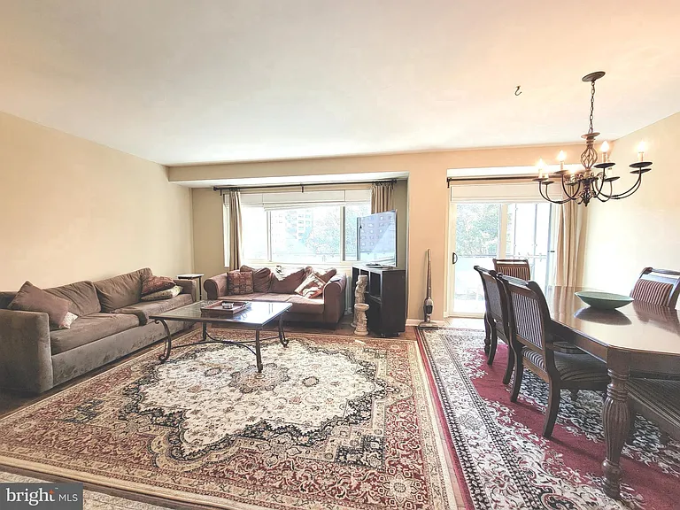 4201 Cathedral Ave NW #820E — Photo 4