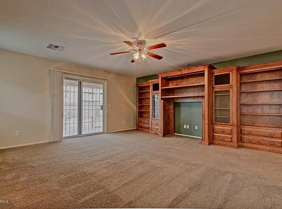 Large living room W/Built in