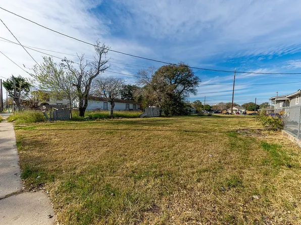 2205 Coleman Ave, Corpus Christi, TX 78405