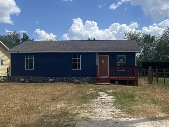 909 Range St, Alice, TX 78332
