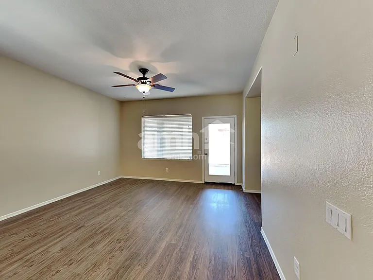 11602 W Grant St — Photo 7