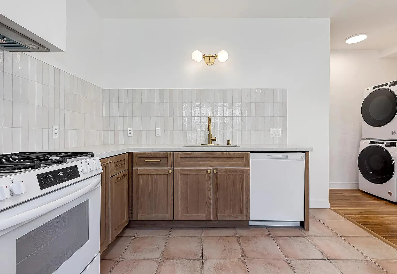 2 bed, 1090 sqft, $3,150 — Photo 4