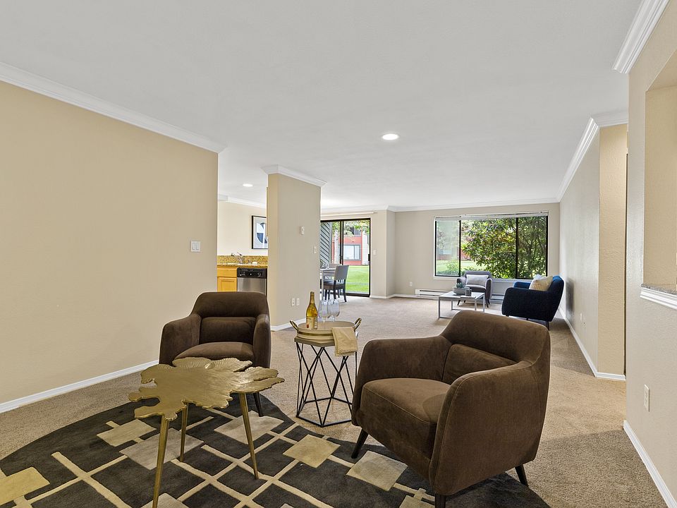 Yarrowood Highlands living room
