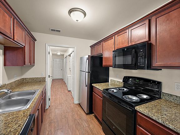 4th image of 28228 Oakmonte Cir