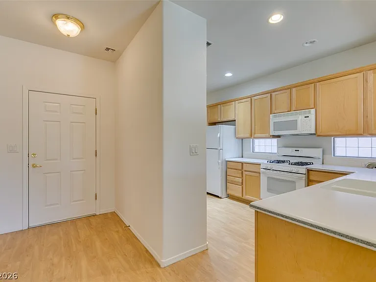 1864 High Mesa Dr — Photo 7