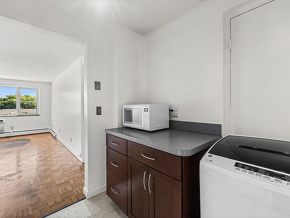 4th image of 269 Harvard St APT 39