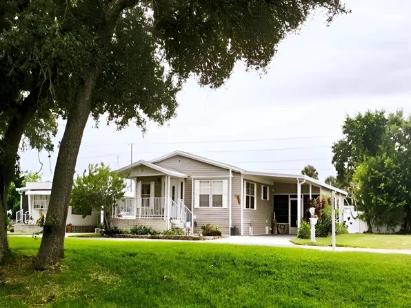 283 Lake Dr, Nokomis, FL 34275