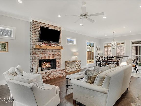 4th image of 1907 Copper Lily Ln