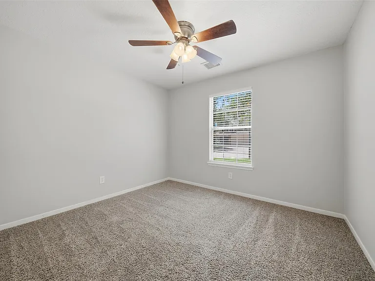 1607 Sandy Park Dr — Photo 13