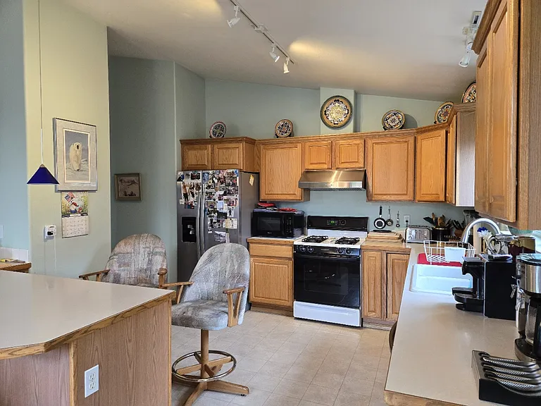 7631 Berry Cir — Photo 11
