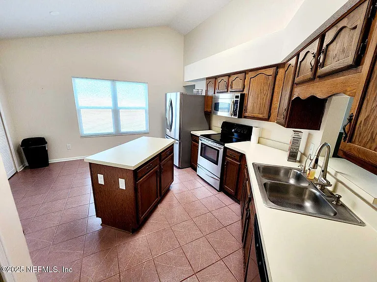 3910 Karissa Ann Pl E — Photo 8