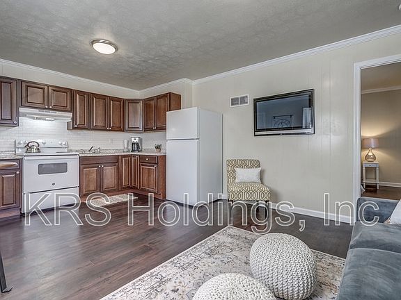 4th image of 3145 Parkdale Rd #3145