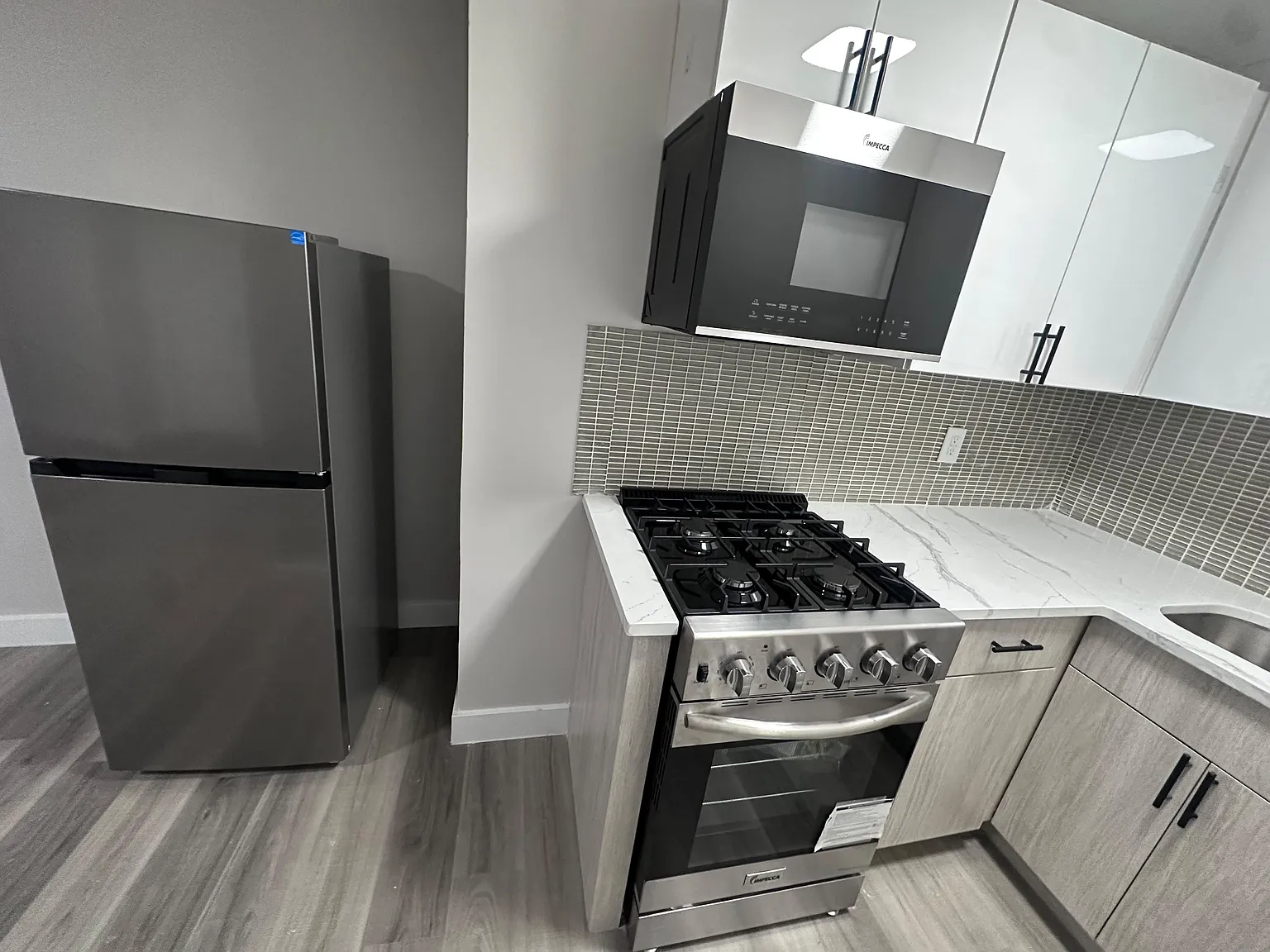 635 Bergen Ave — Photo 2