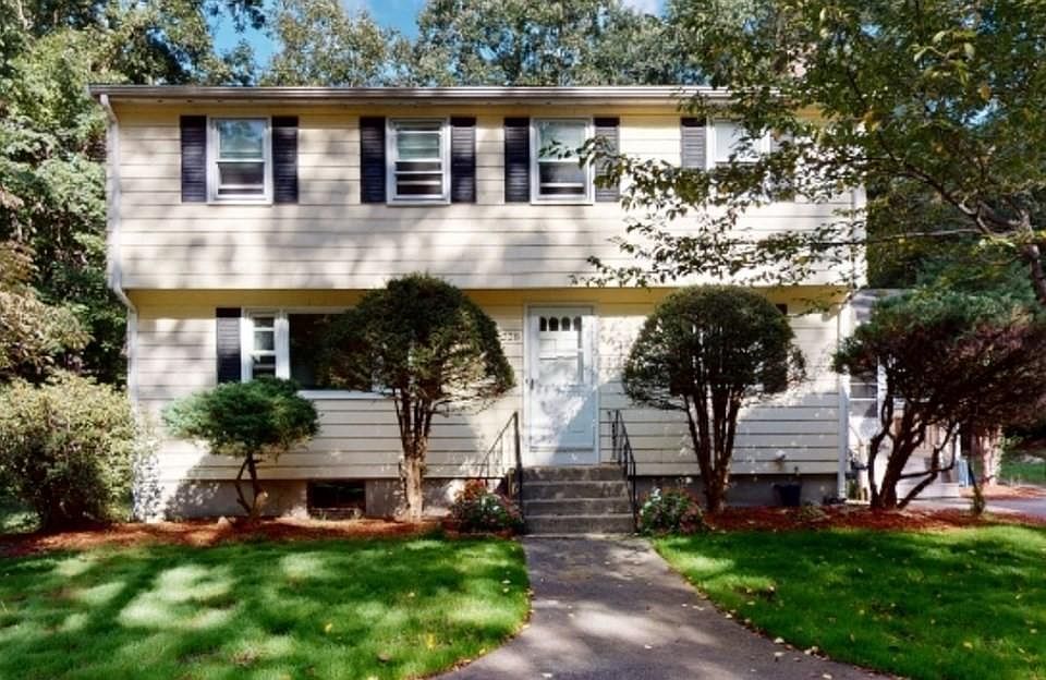 1st image of 228 E Foxboro St #1