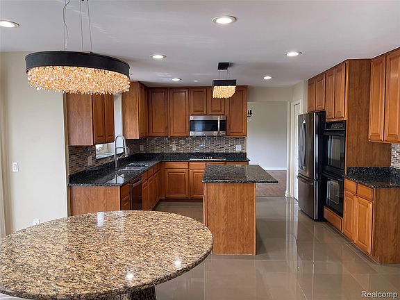 2nd image of 45856 Bristol Cir