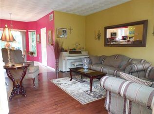 10 Twin Birch Dr, Cranston, RI 02921
