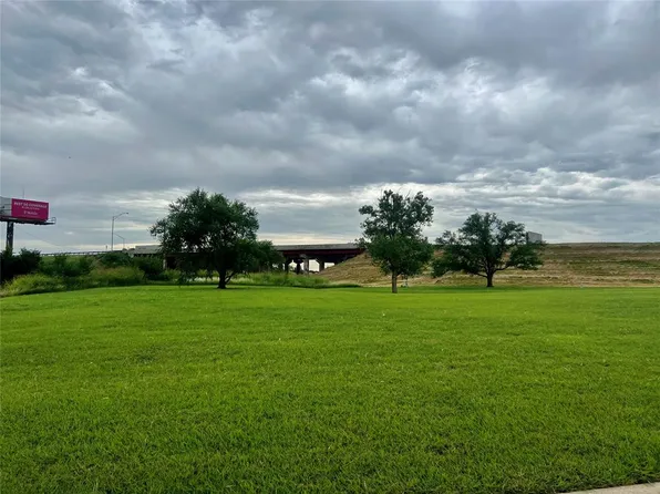 2 Lombardy Pl #21-23, Clinton, OK 73601