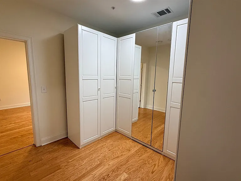2000 Davenport Ave #2107 — Photo 16