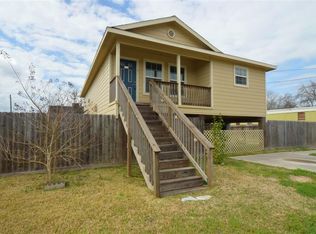 448 7th St, San Leon, TX 77539