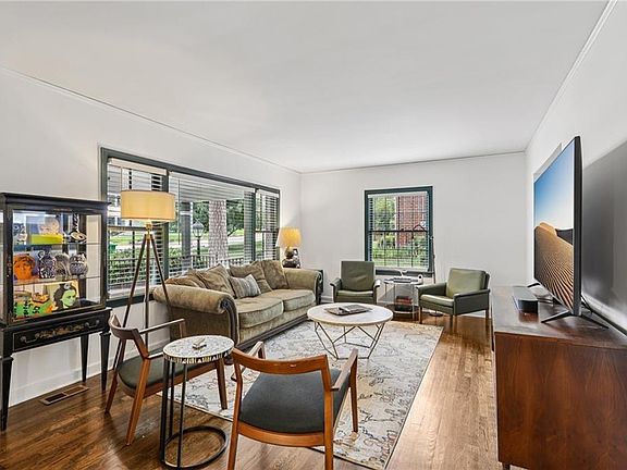 4th image of 2397 Greylock Pl