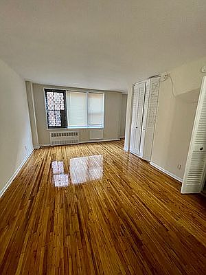 3rd image of 11048 72nd Ave APT 4