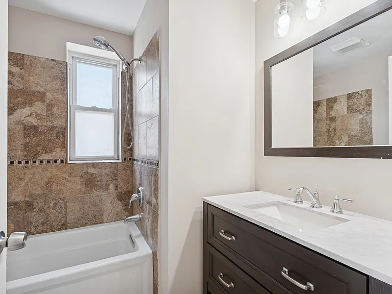 3343 Ravenwood Ave — Photo 3