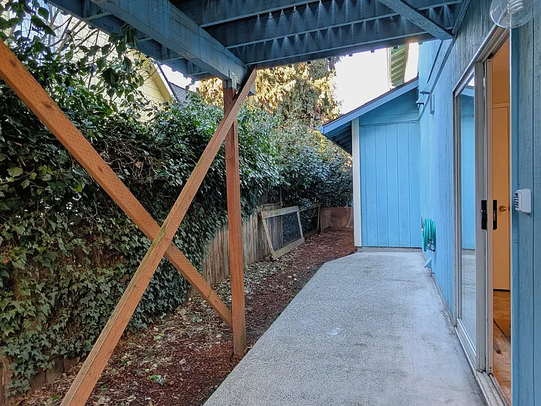 private yard
