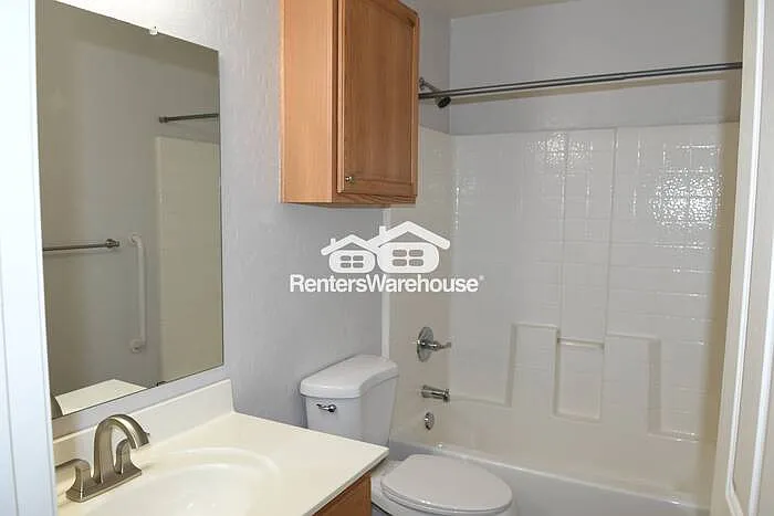 15338 W Banff Ln — Photo 4