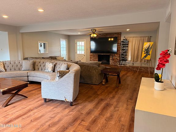 4th image of 784 De Leon Dr