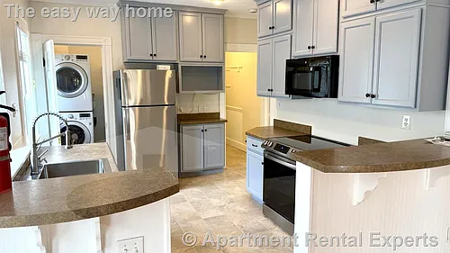 9 Ashland St Photo 1